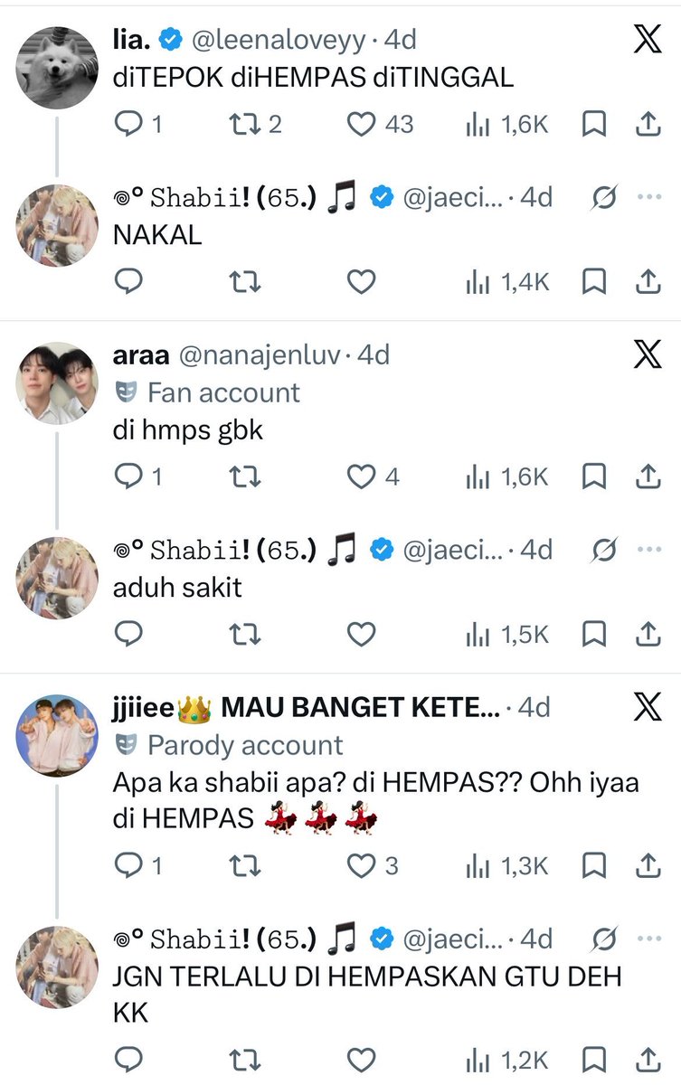 redsummer3to3's tweet photo. Iyadeh si onoh mah cuma lembut ke si onoh doang ya? Elus dah elus mau ngapain jg mau nempel mulu kaya ulet jg gak ada urusan 🤣 Ini niatnya mau verifikasi berapa langkah gak peduli sm yg lain? Apa cuma sama satu orang aja? 🤭 https://t.co/MgNZGAYUjB