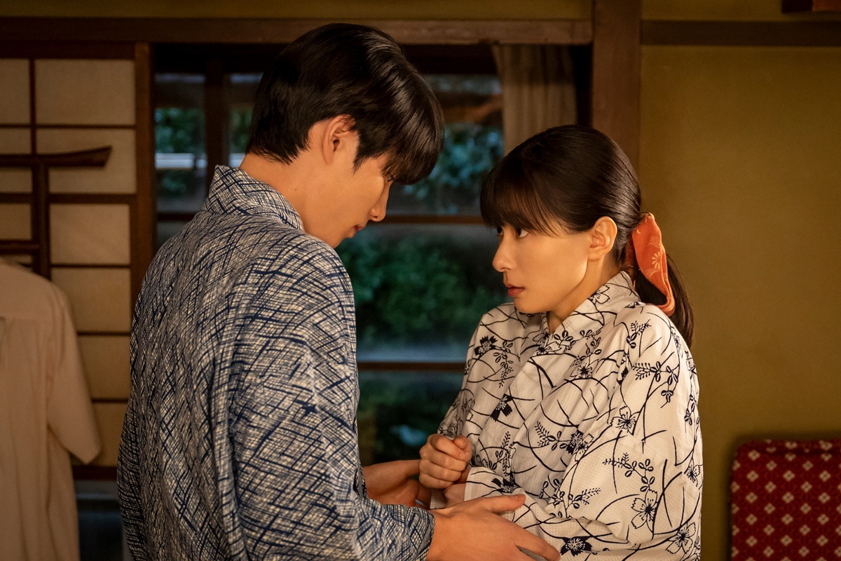 mn_enta's tweet photo. 瀧昌が帰らない…なつ美の募る不安に視聴者涙😢

戦争の影が忍び寄る『めおと日和』第2話。ラストの“現代転生シーン”にも「どういうこと?」と反響💭

#芳根京子 #本田響矢 #小川彩 #生田絵梨花 #小関裕太 #めおと日和 https://t.co/IwvuFc6w1D https://t.co/kTp5zRd9XK