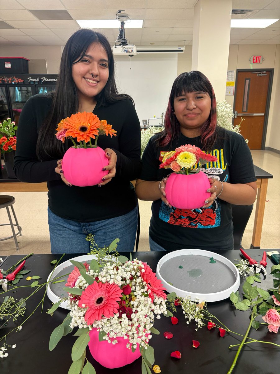 Grissom_ag's tweet photo. Our floral and FFA students creating wonderful arrangements for the Spring ISD CTE Advisory board dinner this evening. @cwhs_springisd @SpringISD_CTE @SpringISD https://t.co/EhdBJNSrEI