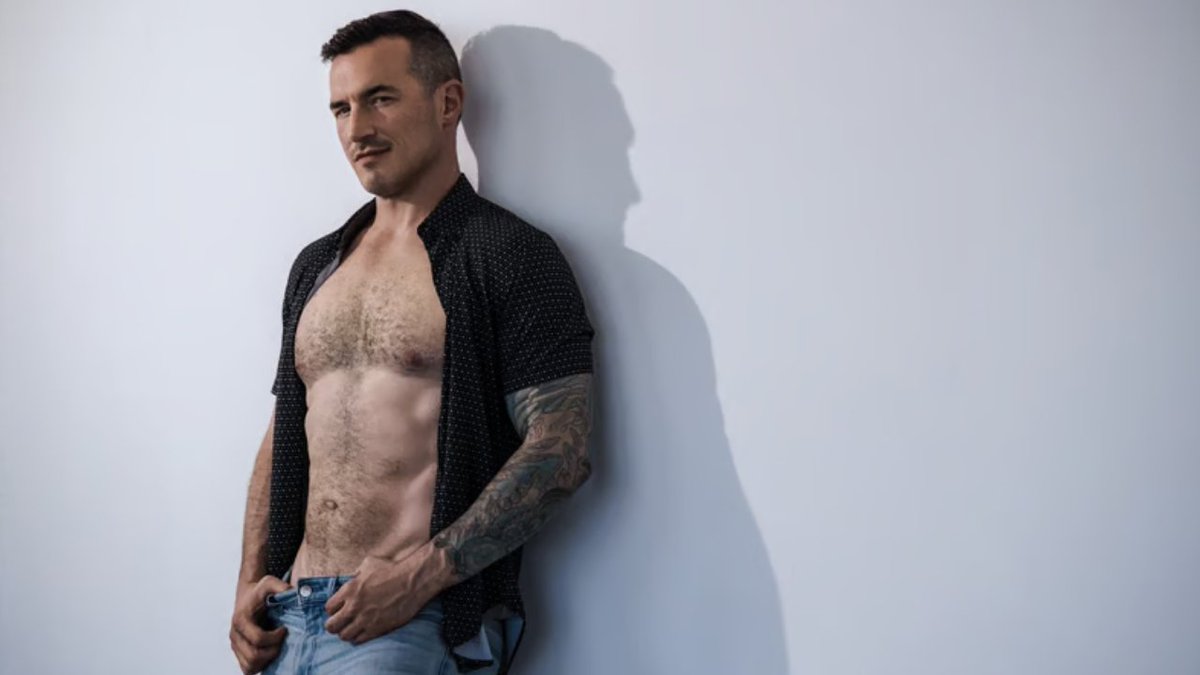 AVNMediaNetwork's tweet photo. Derek Kage Speaks at Exxxotica NJ, Signs for Pro13 https://t.co/vgckrjDeXI  @DerekKageXXX https://t.co/t4ANiZT8ii
