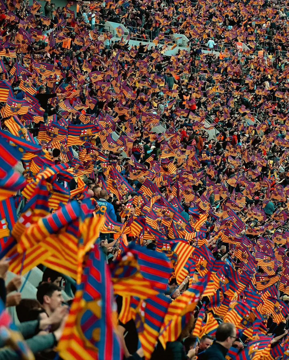 forblaugrana's tweet photo. 🚨| 𝐁𝐎𝐌𝐁𝐀𝐙𝐎: There will be a special TIFO at the Spotify Camp Nou for El Clásico. 🔥

— @mundodeportivo 🔥 https://t.co/X95wIFu64Y