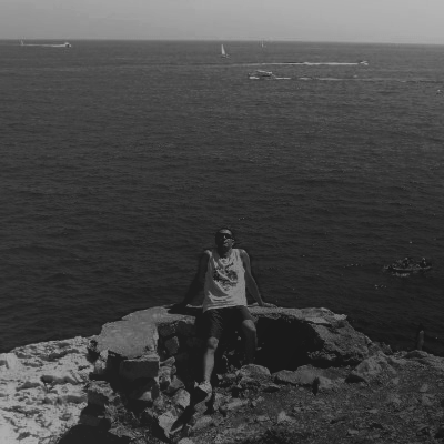le_master_geek's tweet photo. @__sphinx___ je me rappelle encore de cette époque , petite photo de moi y pensant #23octobre #jypense #france #epenser #lepaysdemonenfance #noiretblanc #patrick #oulalalalctoin #hashtag https://t.co/H8YIEOGe8l