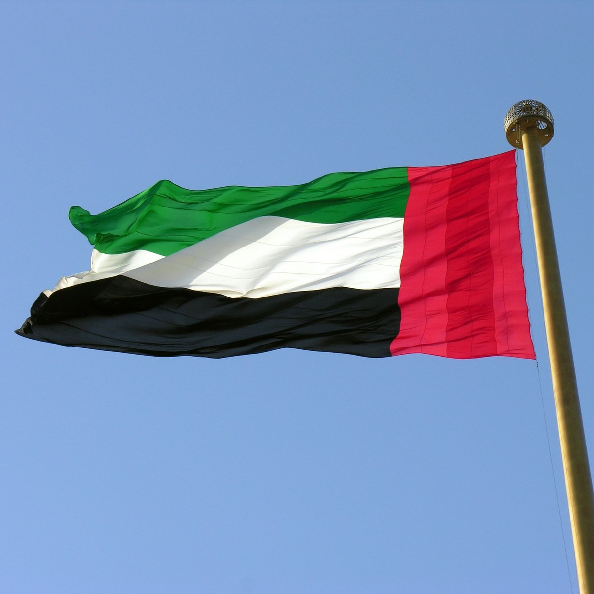 CoinMarketCap's tweet photo. LATEST: 🇦🇪 The UAE Ministry of Interior says a 30-country operation with INTERPOL and 13 private firms identified over $39B in funds and crypto linked to scam activity, producing more than 960 arrests and raids on 29 fraud centers. https://t.co/TdGsE74os3