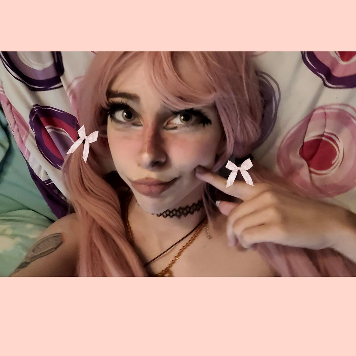 Awarrick12's tweet photo. Can we reach 400 followers pls? 🥺#egirl #pinkhair #irlanimegirl #irldoll #pink #egirly https://t.co/SPj0Wy8xtw