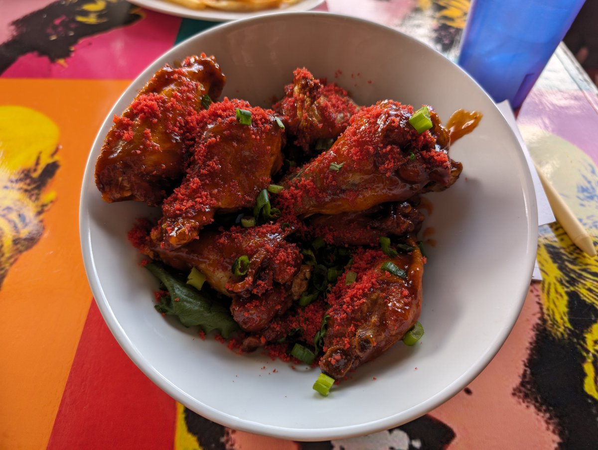 LexShortBread's tweet photo. INT BAIT •°•

I know I just posted one, but what's you're FAVORITE food you've ever eaten?

Mine has to be these dusted wings I got at the beach 3~ years ago. I crave them dearly. https://t.co/SLta3rM1pp