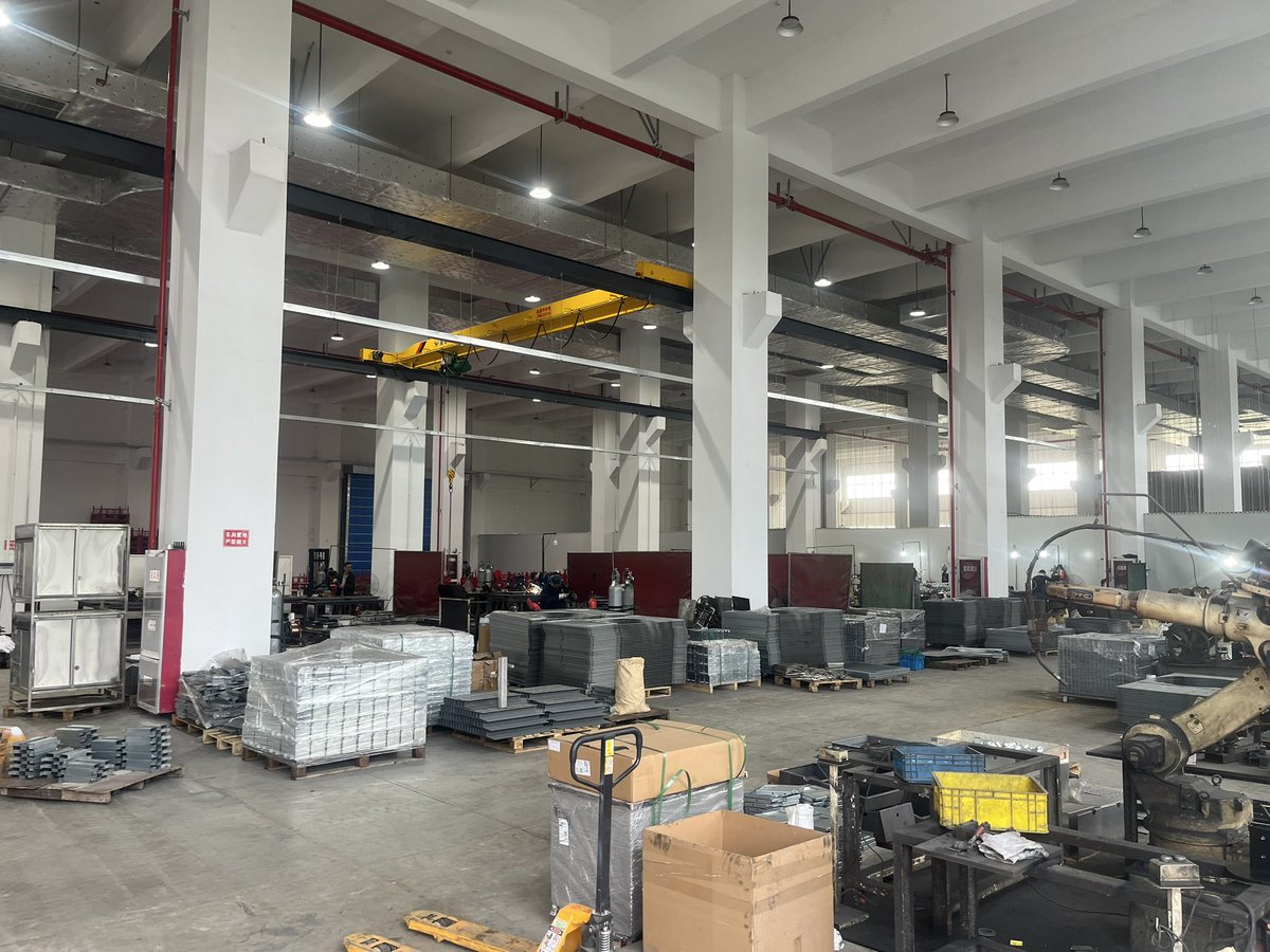 zx95big's tweet photo. We have reorganized and optimized our welding area, increasing production capacity by 6 to 10 times compared to the previous setup.

Email：zhouxiang95big@gmail.com
Whatsapp/WeChat：+86 15501500027

#OEM #Welding #Manufacturing #ProductionCapacity https://t.co/l8Z6zoW0MW