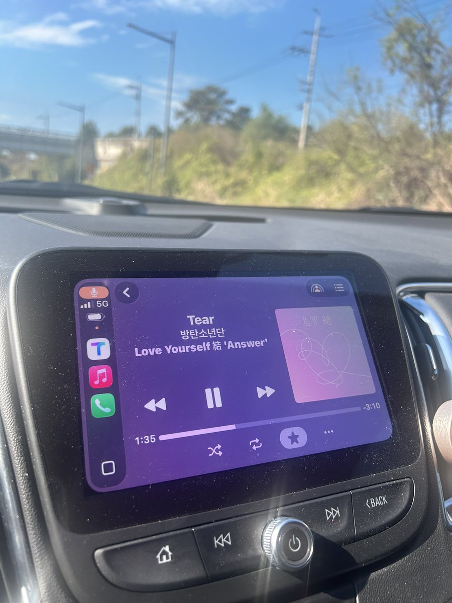 Yoplait_JD's tweet photo. 영원 영원 같은 소리 좀 그만해
어차피 원래 끝은 있는 거잖아
시작이 있다면 
I don't wanna listen to that
너무 맞는 소리 혹은 너무 많은 위로 
I don't wanna listen to that
그냥 너무 무서웠어
어쩜 내가 너를 사랑했던 적이 
아예 없는 것 같아서

https://t.co/S4LzdXMZxH https://t.co/2t3t0oGELO