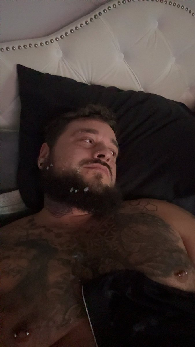 TwoBabas's tweet photo. From pre cum to beard shot 💦 https://t.co/yd2KJ2F1Nv