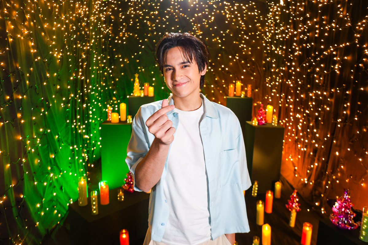 gmanetwork's tweet photo. LET’S LIGHT UP YOUR CHRISTMAS THIS YEAR! 🎄🎁

Handa na ba kayong mapakinggan at mapanood ang handog namin para sa inyo ngayong Kapaskuhan, mga Kapuso? 

Abangan ‘yan sa #GMACSID2026! 😉 https://t.co/KBNrcqC08j