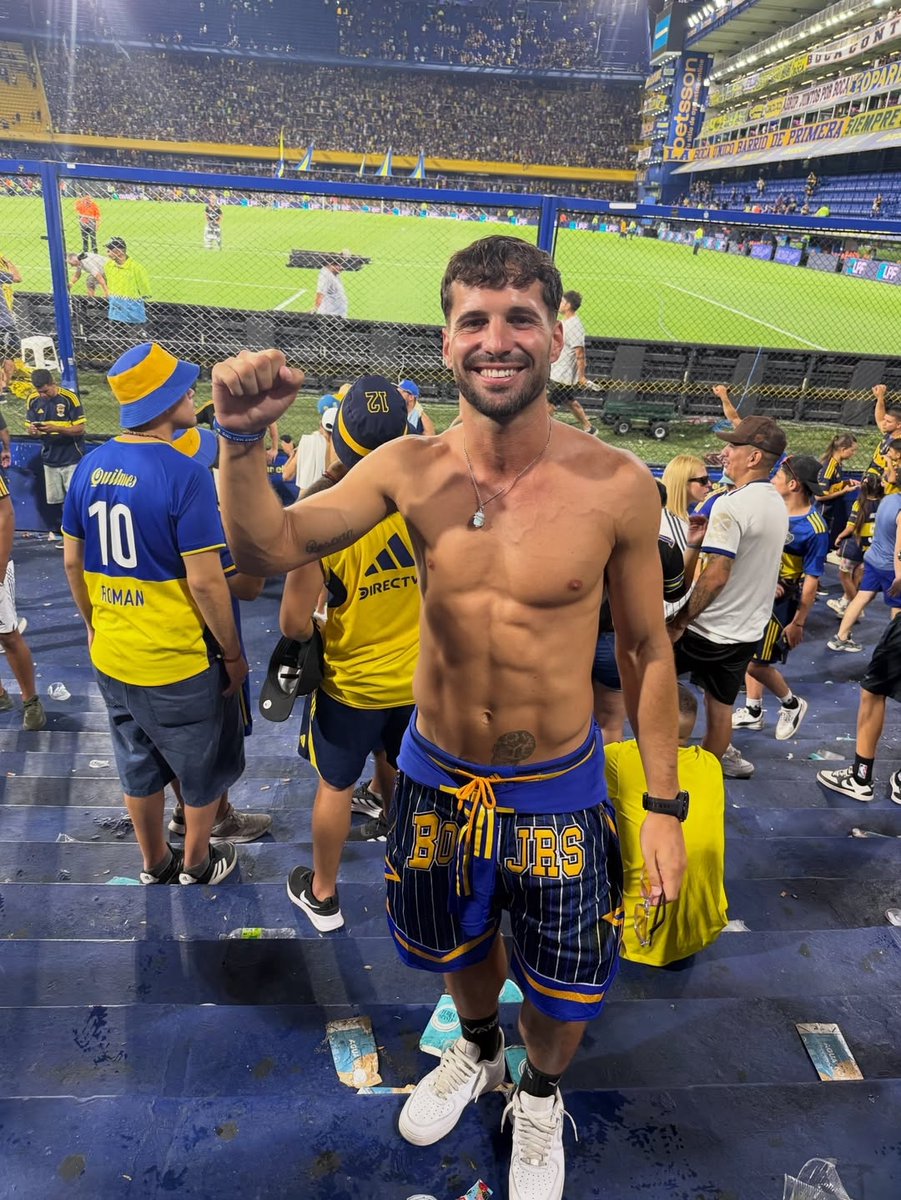 richteatiende's tweet photo. 💙💛💙 https://t.co/B9xQEYlITg