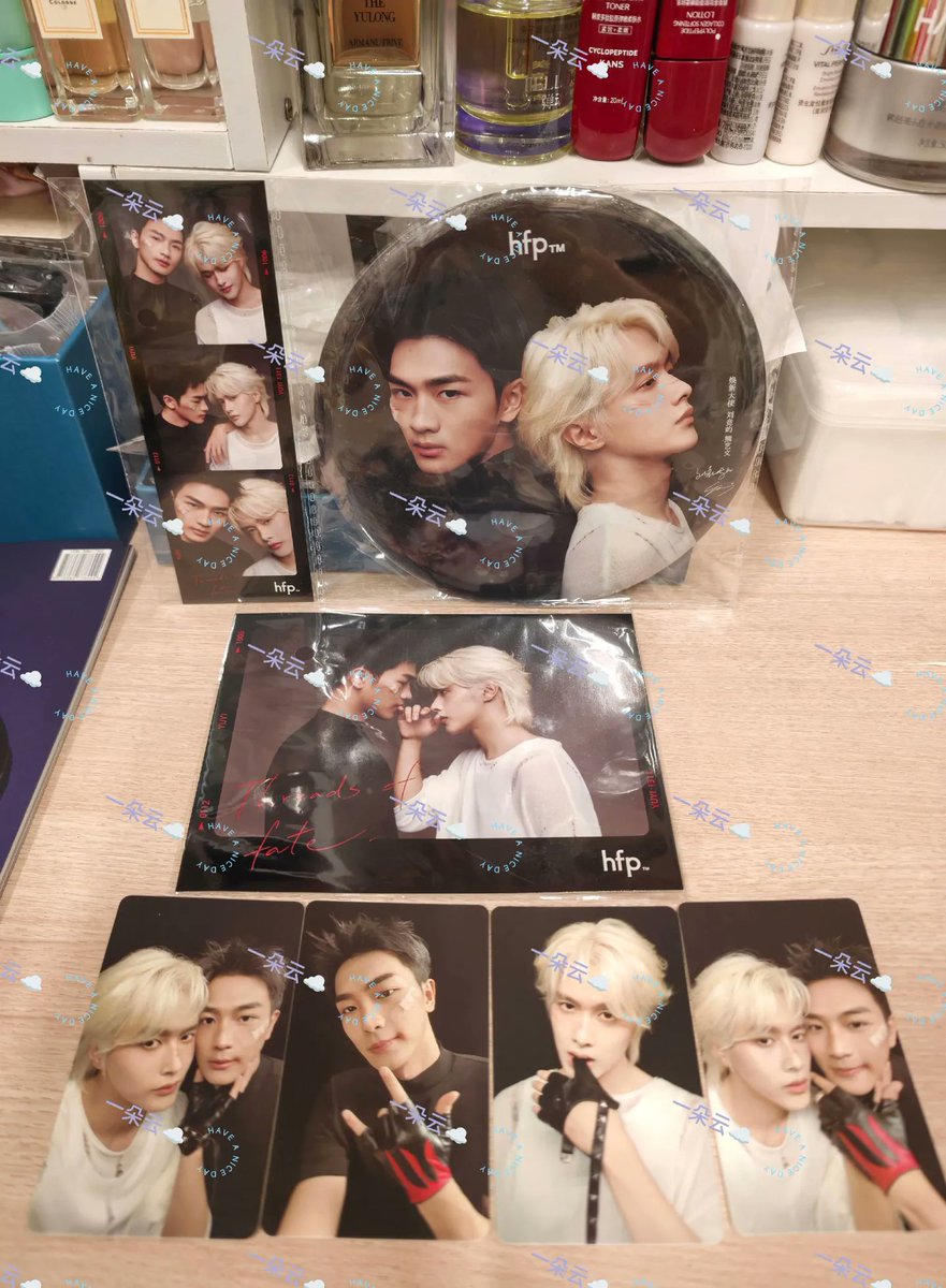 purpleprincereo's tweet photo. they already got their yuyi x hfp merch and i have to wait 2 to 3 months to get mine🥲
cr: 一朵云 (douyin) https://t.co/1zlkvyTwtj