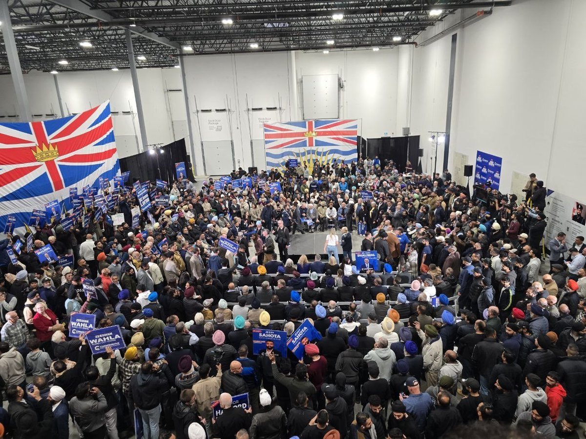 BenWoodfinden's tweet photo. Surrey turned out tonight for @LDoerkson. Change is coming. https://t.co/F5YSOqlcEC