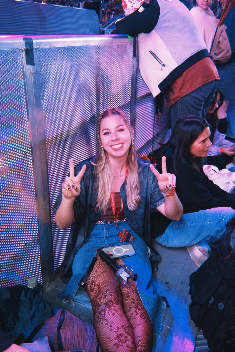 dxnijk's tweet photo. Ha sido un mes lleno de mis bitis 💜💜 https://t.co/4NuCf1yO0D
