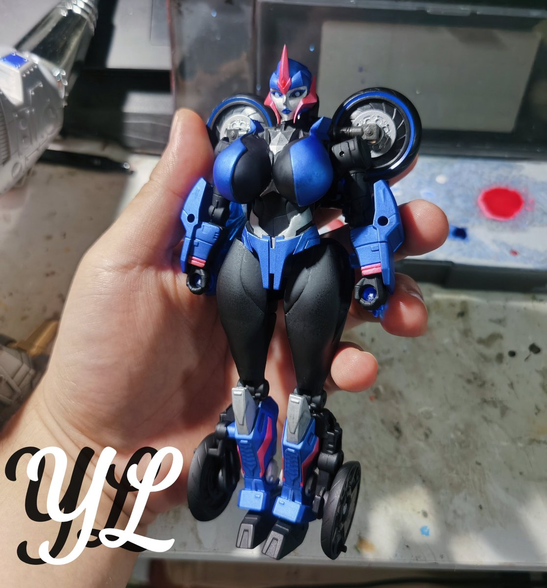 yli722222's tweet photo. Next time I build Arcee, it should be her motorcycle mode.（ '▿ ' ）
#TFP 
#Arcee 
#transformers https://t.co/WThWvH2lOz