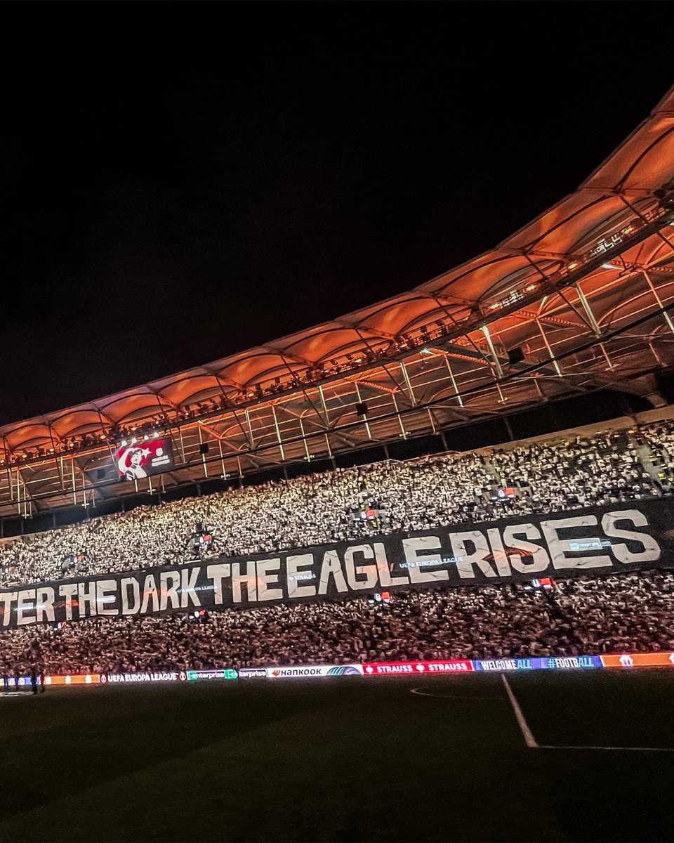 BesiktasEnglish's tweet photo. Amazing atmosphere. 🦅
Just saying. Thank you guys. 🖤🤍 https://t.co/wr1tYhlRQl