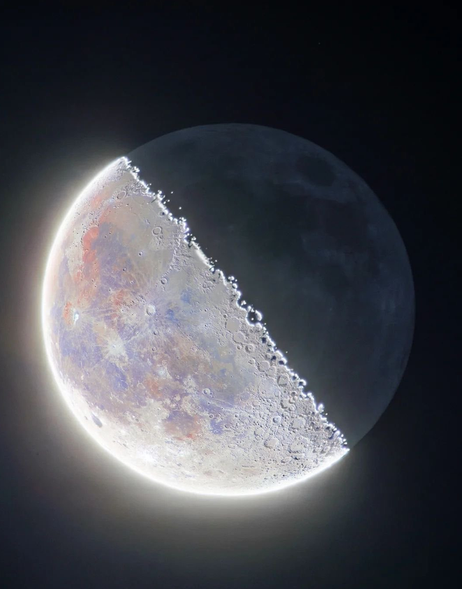 petalesblancs's tweet photo. the Moon https://t.co/SPJCNdBNnl