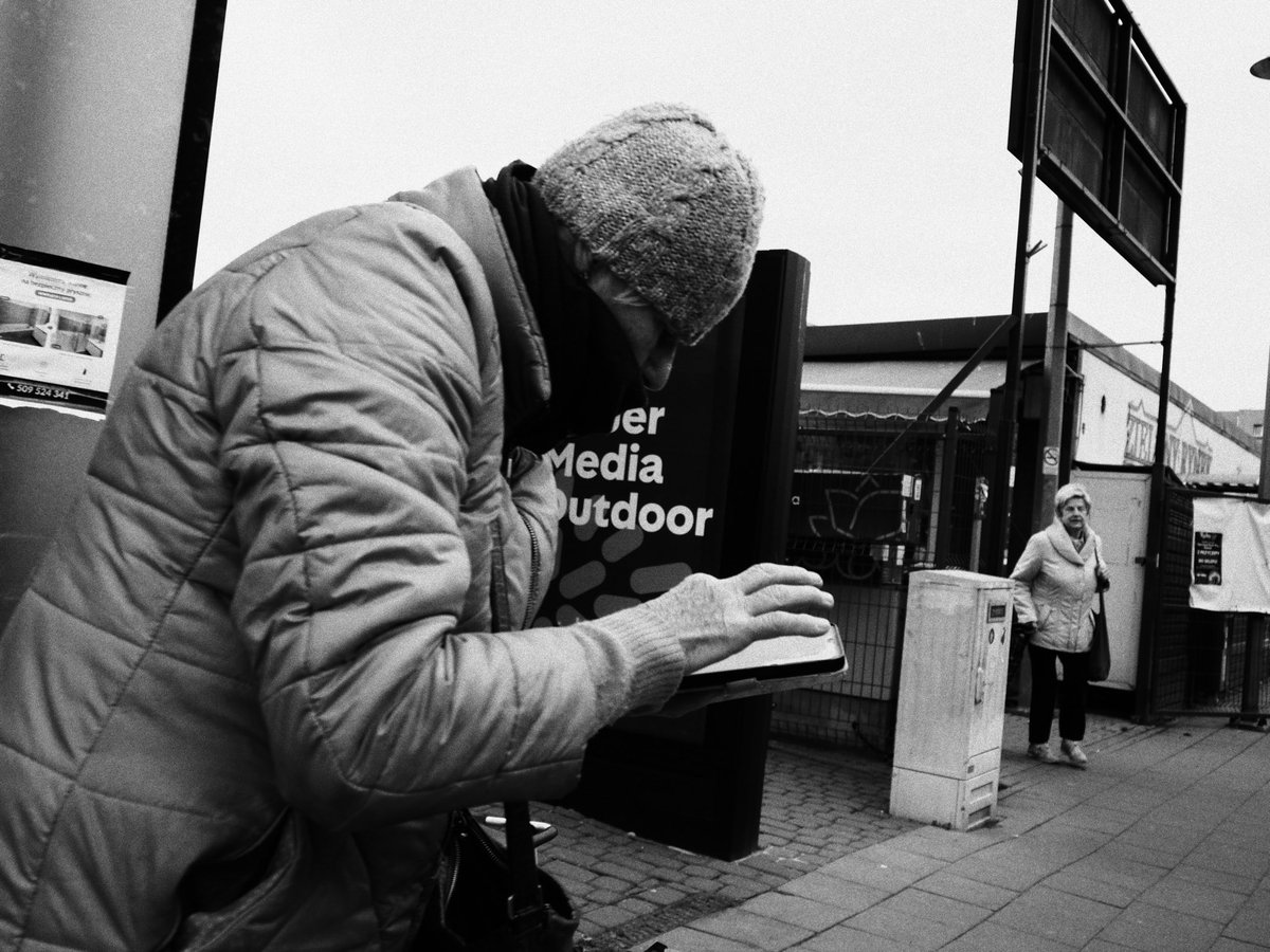 mikrowizja's tweet photo. #streetphotography #bnw https://t.co/mUpxWOqMWY