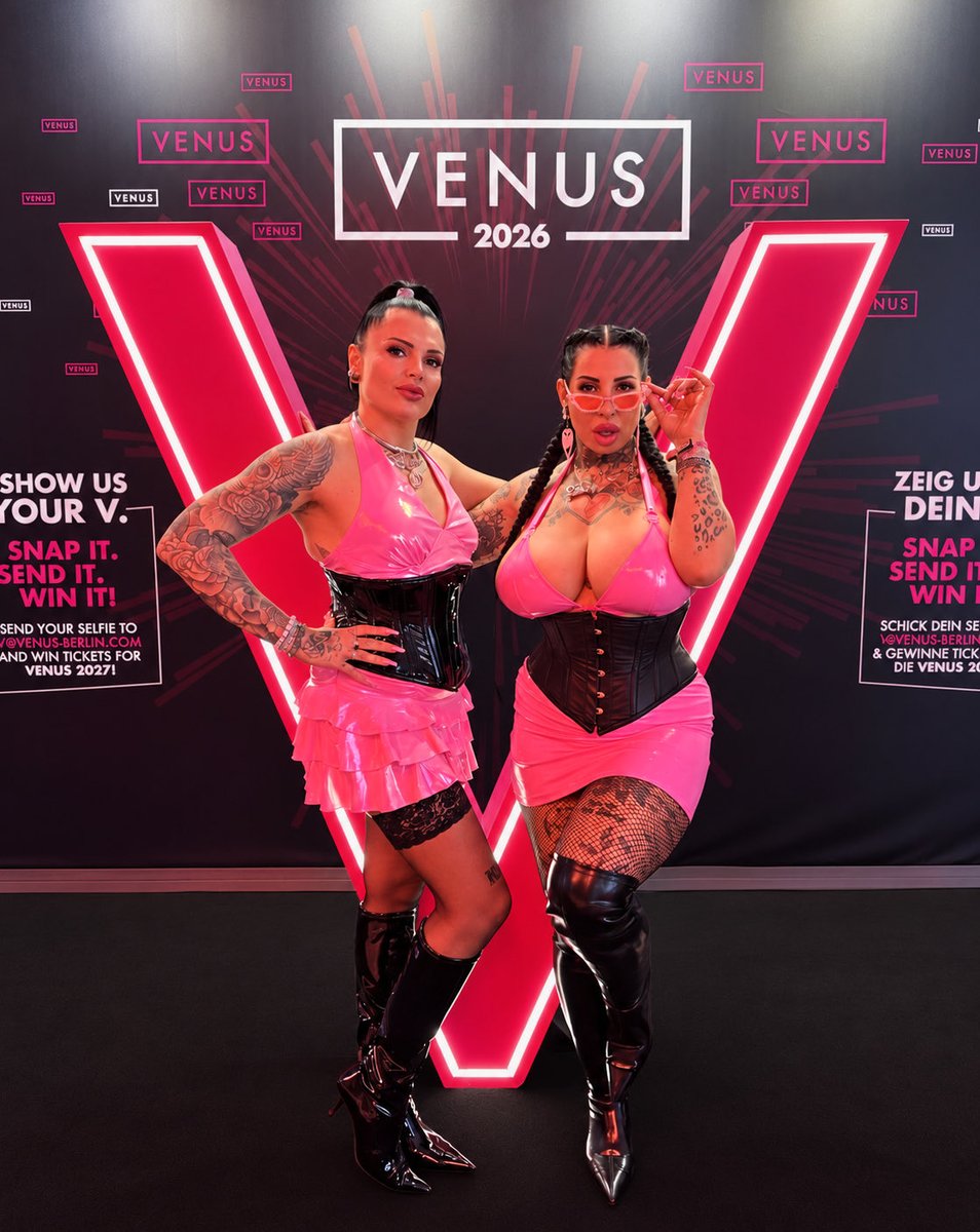 DioraVelvet's tweet photo. VENUS 2026 — DAY ONE! 💖🔥

Absolutely pink. Absolutely provocative! 💋🩷

Unser erster Tag auf der VENUS und wir haben direkt unsere wildesten Barbie-Vibes ausgepackt! 🎀✨

#VENUS2026 #glow #BarbieVibes #PinkGlam #FemmeFatale https://t.co/EVrvsA9aUx