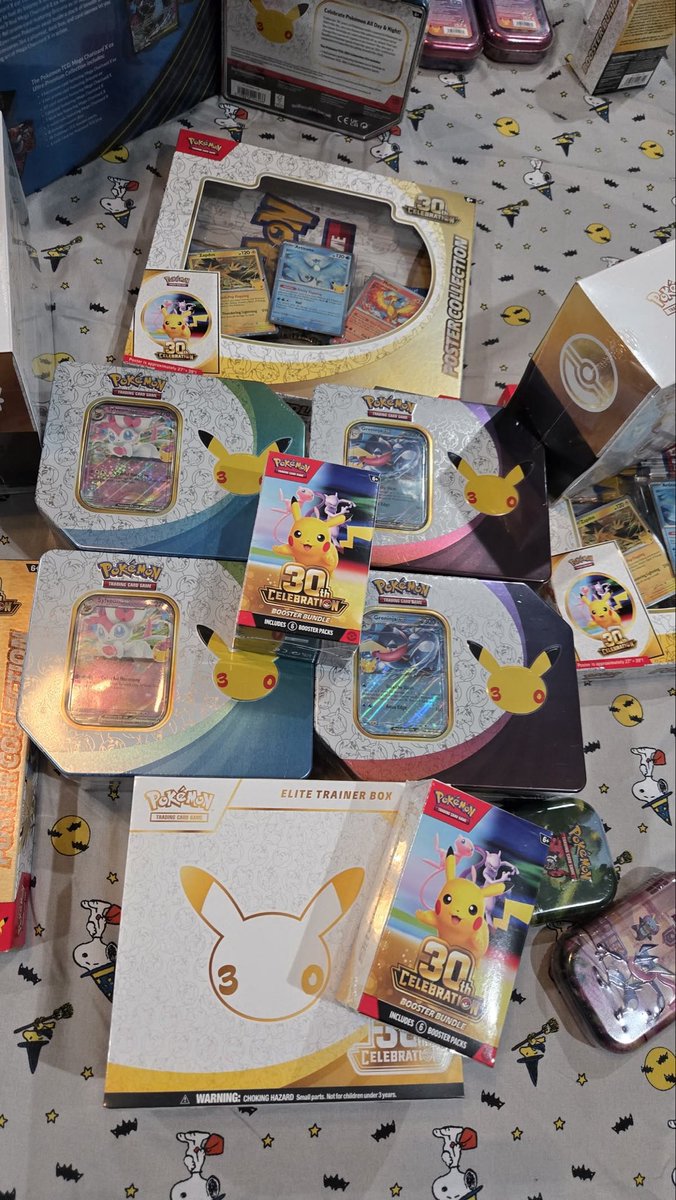 ziyaadabdel's tweet photo. FREE MASSIVE POKÉMON CARD DROP🚨🚨🚨

Giving away this huge collection of modern & EX-era ultra rares 

~$400+ total value to 2 LUCKY WINNERS✨

To Enter:
• Like & Retweet
• Follow @ziyaadabdel 
• Comment your favorite card from the pile

⏰ Winners picked in 48 hours. 

Good luck 🍀