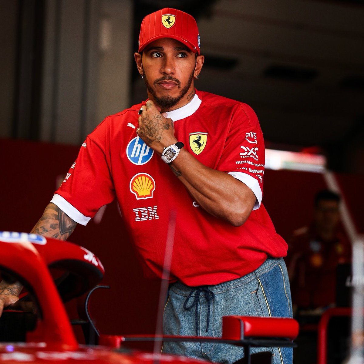 bosunatiklama's tweet photo. Lewis Hamilton: "Filistin, Sudan, Suriye ve Kongo özgürleşene kadar susmamalıyız." https://t.co/lJqfz6Z1c3