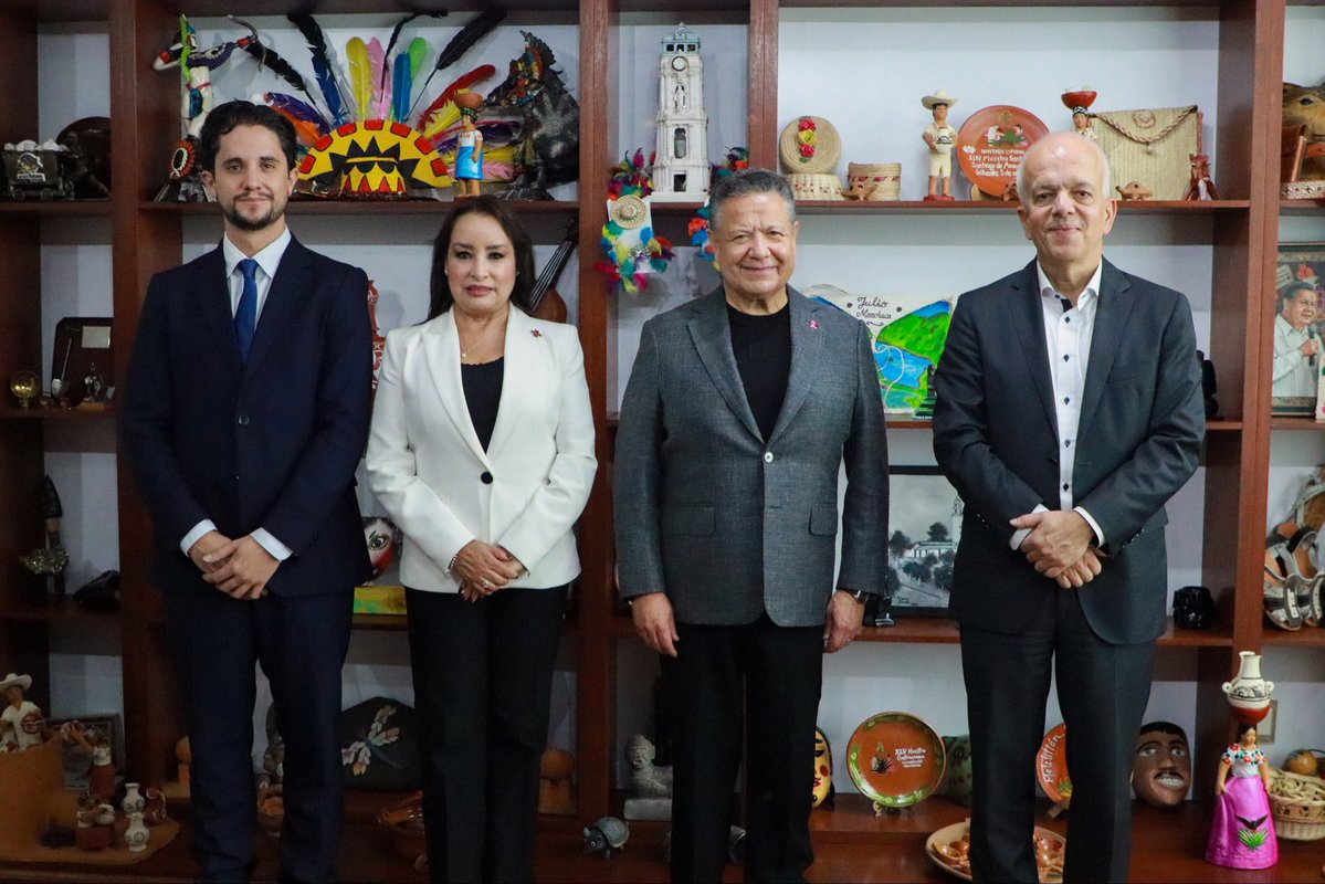 juliomenchaca_'s tweet photo. Recibimos en Hidalgo a Stefan Agne, ministro consejero de la Unión Europea en México, y a Raúl Carrillo, coordinador del proyecto EU4Equity. 🇲🇽🇪🇺

Conversamos sobre nuestro Modelo Hacendario Estatal y las oportunidades de cooperación para mejorar la administración de los recursos públicos y su aprovechamiento en favor de las familias hidalguenses.

#HidalgoPotenciaEnMarcha