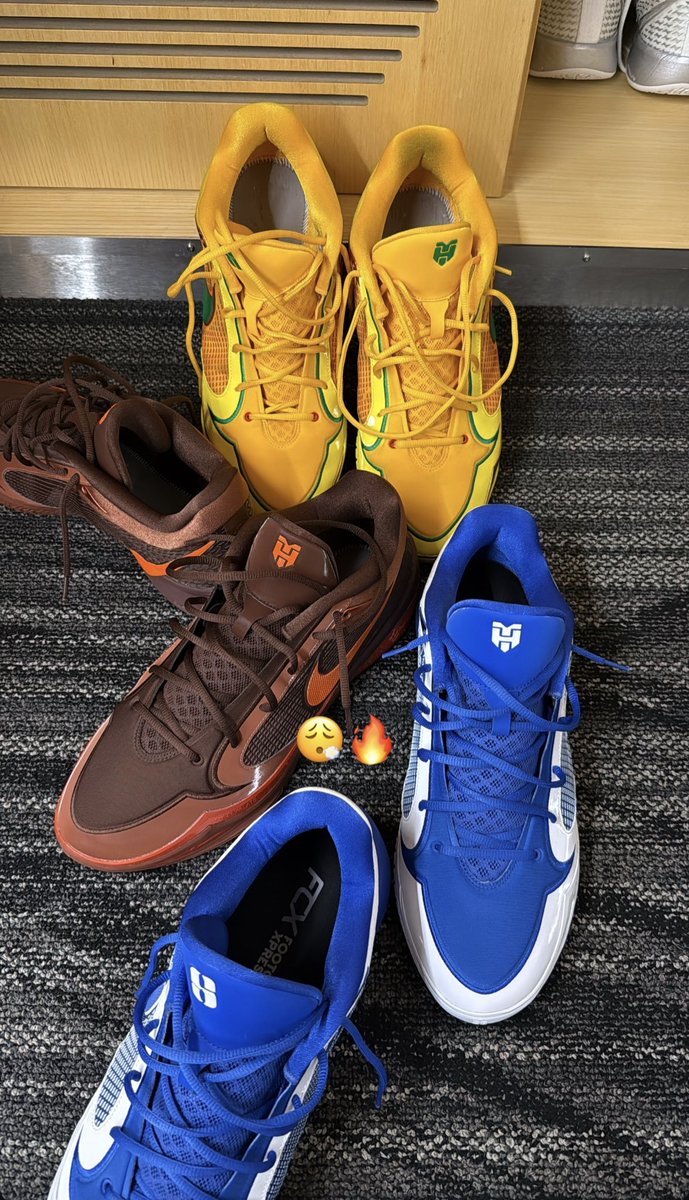 NickDePaula's tweet photo. Tyler Herro has his own batch of Nike Sabrina 4 PEs this season — featuring his own TH player logo on the left tongue.

@raf_tyler 🤝 @sabrina_i20 https://t.co/fZqwdsJP3F