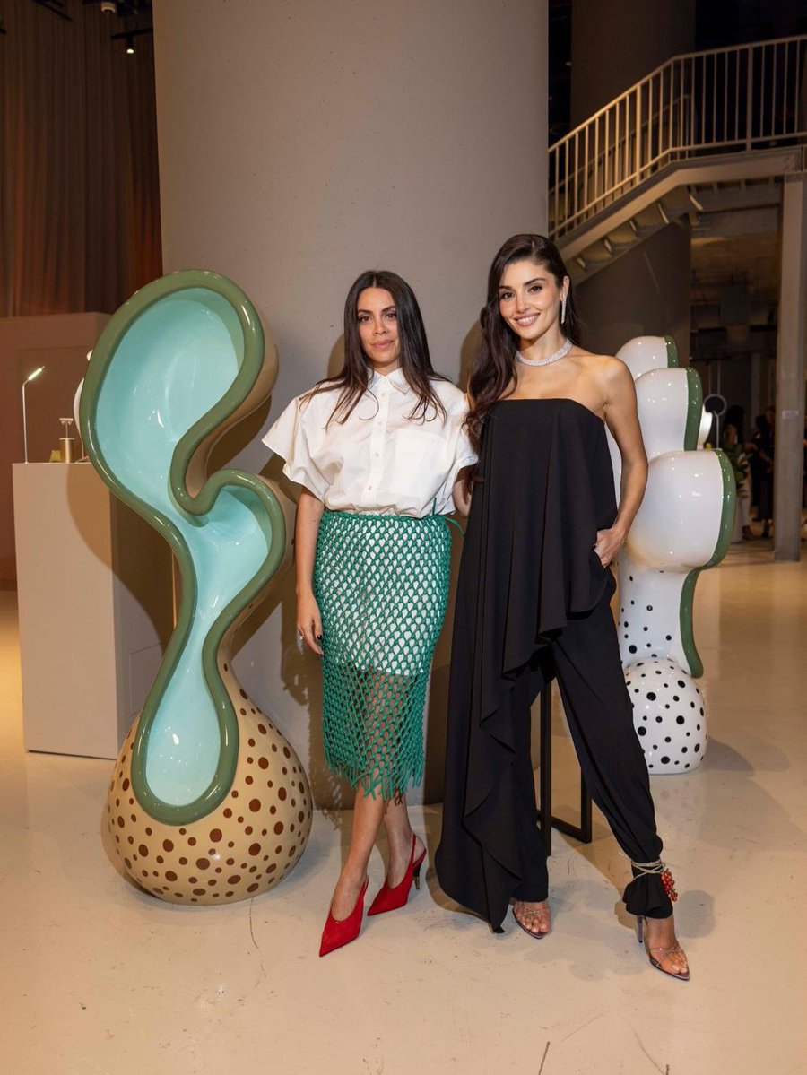 DailyHandeErcel's tweet photo. İtalyan mücevher devi Pomellato, global marka elçisi #HandeErçel'in katılımıyla Dubai'de yaratıcılığın,el işçiliğinin ve ilham veren kadınların zanaatkarlığını kutlama etkinliği düzenledi⭐ https://t.co/ssNDBOu3ro