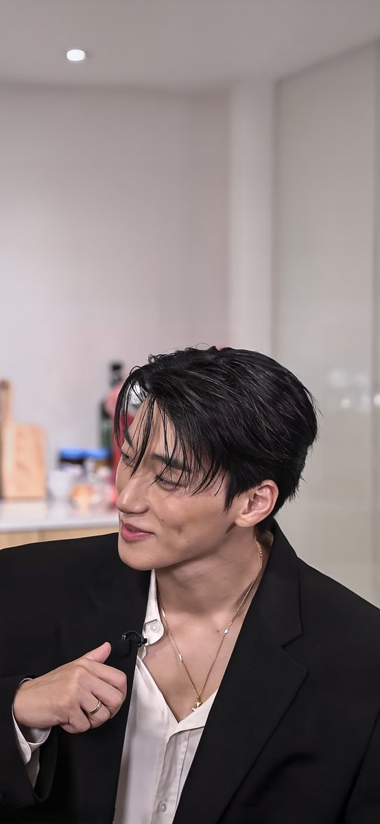 ayspagee's tweet photo. he's so.. i can't..

#san on Unbalanced Restaurant!!

#SAN WALLPAPER 
HD,HQ LOOKSCREEN 

#choisan #ateez https://t.co/X78ek2N1Ej