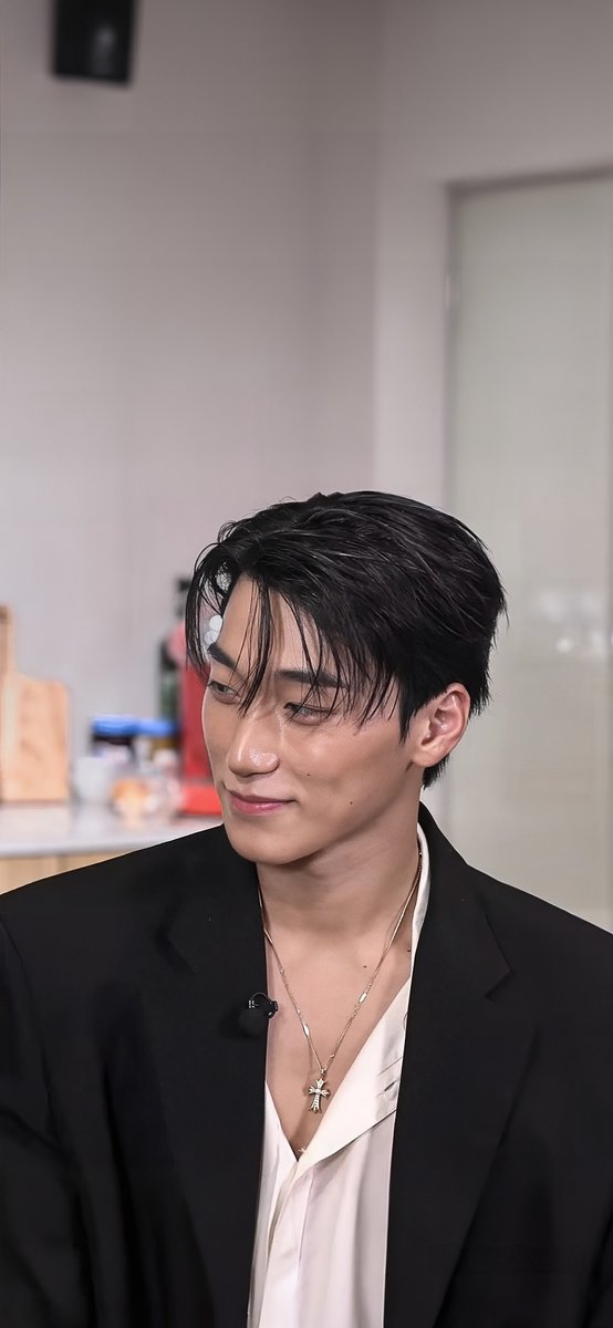 ayspagee's tweet photo. he's so.. i can't..

#san on Unbalanced Restaurant!!

#SAN WALLPAPER 
HD,HQ LOOKSCREEN 

#choisan #ateez https://t.co/X78ek2N1Ej