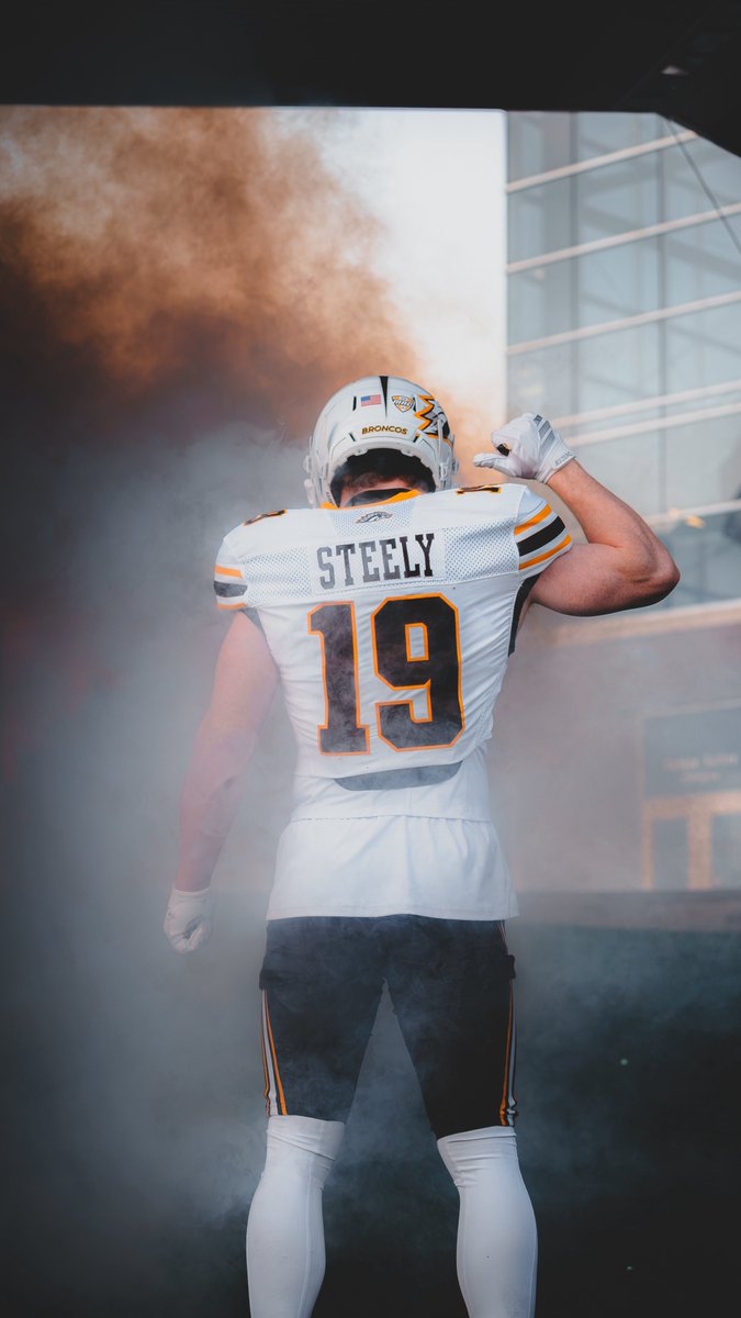 WMU_Football's tweet photo. Game 8 Threads ⚪️⚪️🟤

#theGOLDstandard📈 https://t.co/p7CByHZXLc