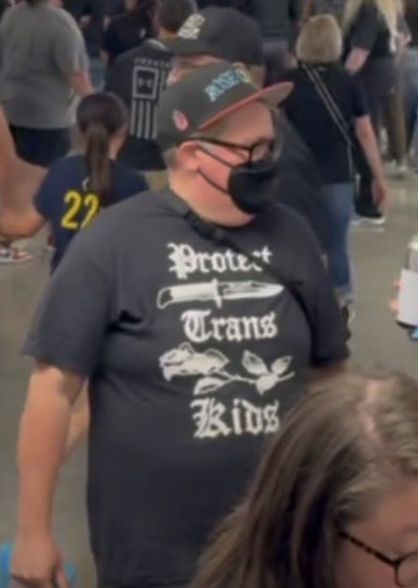 JenniferSey's tweet photo. I’m the divisive one? Seriously? People please. I have letters on my shirt, they have knives. https://t.co/0sGX3gUzdR