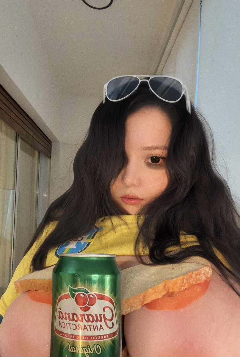 ceoofgothicc's tweet photo. are u okay meu amor? u barely touch your guaraná https://t.co/pAv0AzAqEh