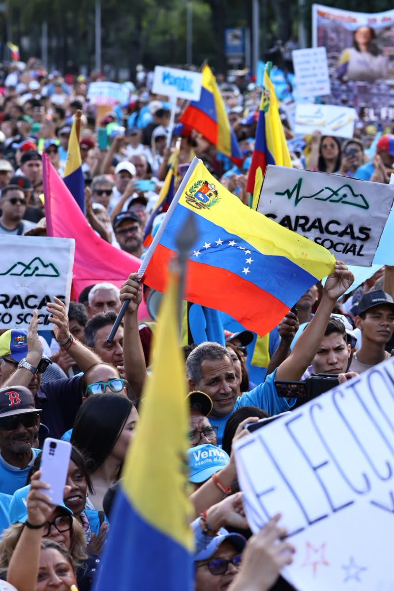 VenEsVenezuela's tweet photo. Por una Venezuela libre…

Por eso es nuestra lucha. 

¡Elecciones presidenciales ya! 🇻🇪
#SetTheDate https://t.co/jUA3PZDRyR