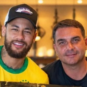 CuscoB222's tweet photo. Neymar gravou um vídeo com Nikolas ferreira e Flávio Bolsonaro e Gustavo Lima para a eleição de Domingo.

O vídeo promete bater recorde de viusualizações, curtidas e compartilhamentos. https://t.co/7MKF5BzADr