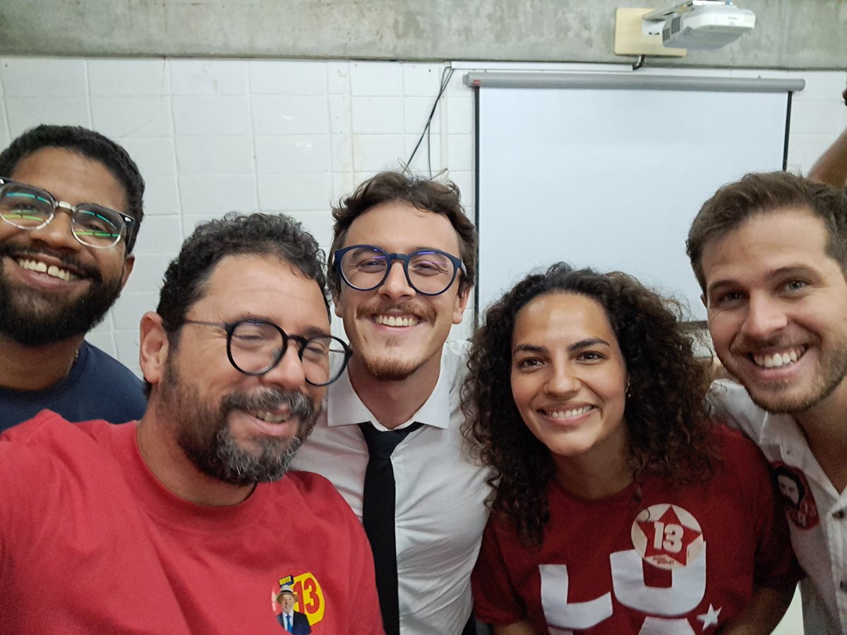 ivanmoraesfilho's tweet photo. Foto feia, povo bunito https://t.co/UMIwnXx0Te