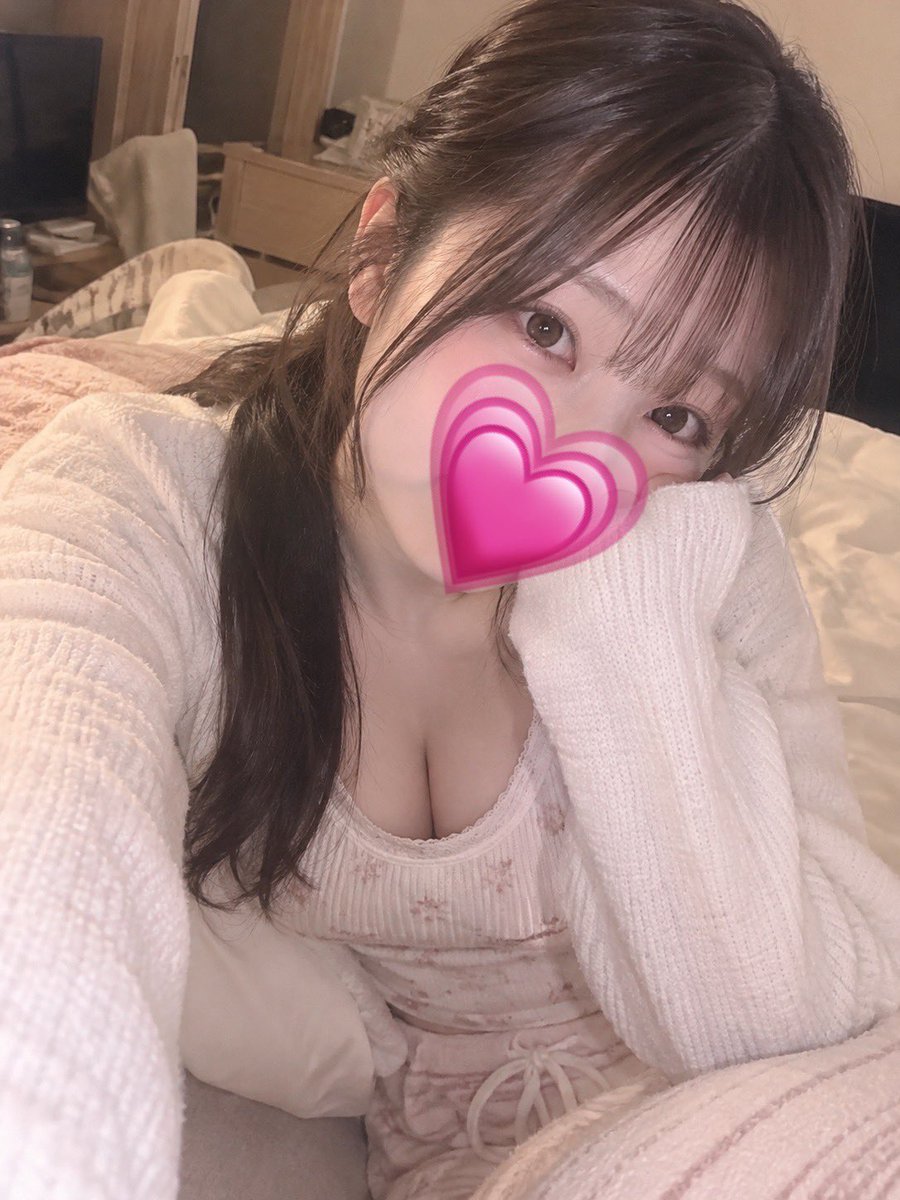 murityam's tweet photo. 普段は頼れるオジサマが、むりの前でだけ甘えん坊になっちゃうのかわいい…🤍

頑張った分だけ、むりがいっぱい甘やかしてあげたいな🫣

その後はご褒美に
むりもｱﾏｱﾏしていい?? https://t.co/1rRvCAM2Rp