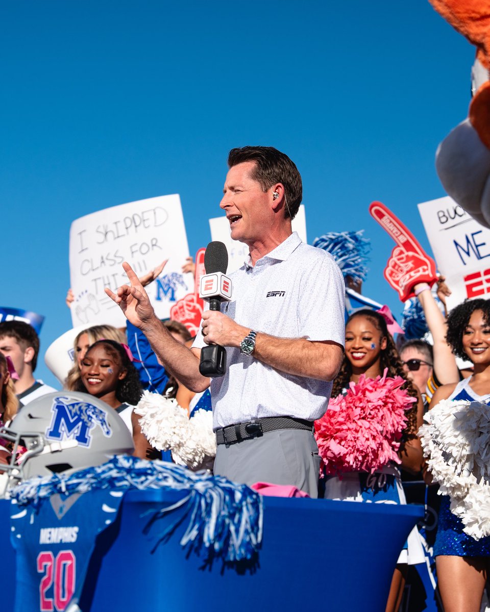 MemphisFB's tweet photo. Lights. Camera. Action.

#GoTigersGo | #CloseTheGap https://t.co/ry0nFzgReX