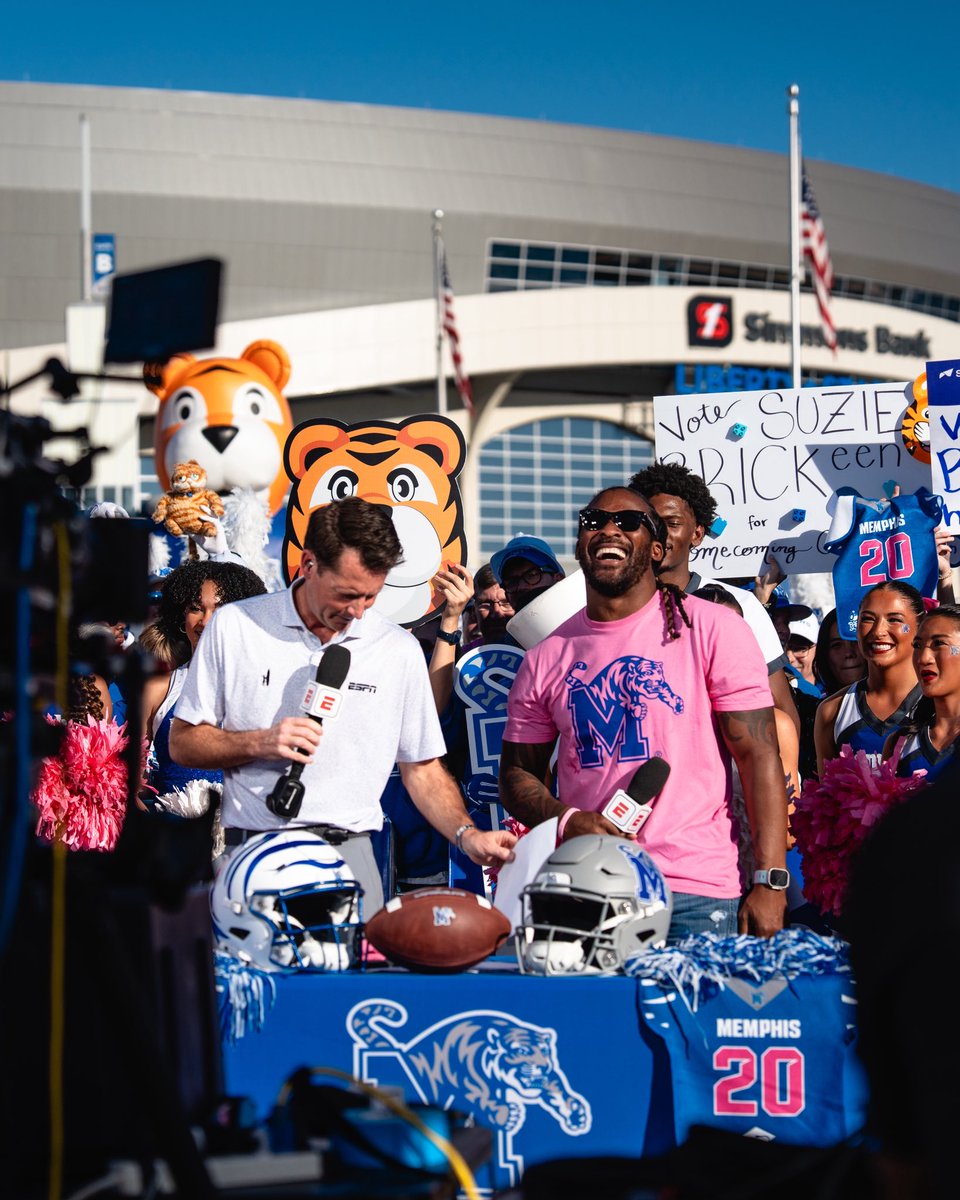 MemphisFB's tweet photo. Lights. Camera. Action.

#GoTigersGo | #CloseTheGap https://t.co/ry0nFzgReX
