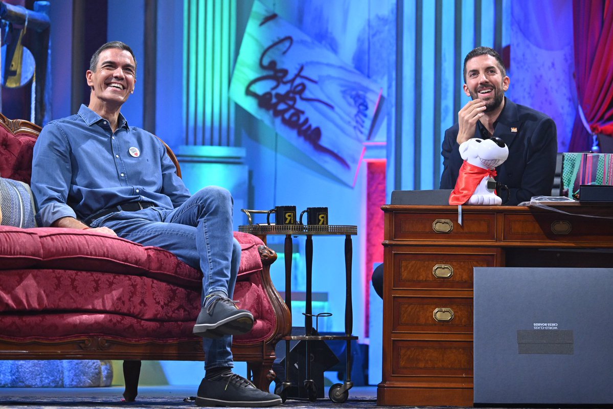 sanchezcastejon's tweet photo. Como diría Candela... ¡La Peter se lo ha pasado muy bien en @LaRevuelta_TVE!

Que siga el buen humor, las risas y el progreso. https://t.co/hEIX49J6sv