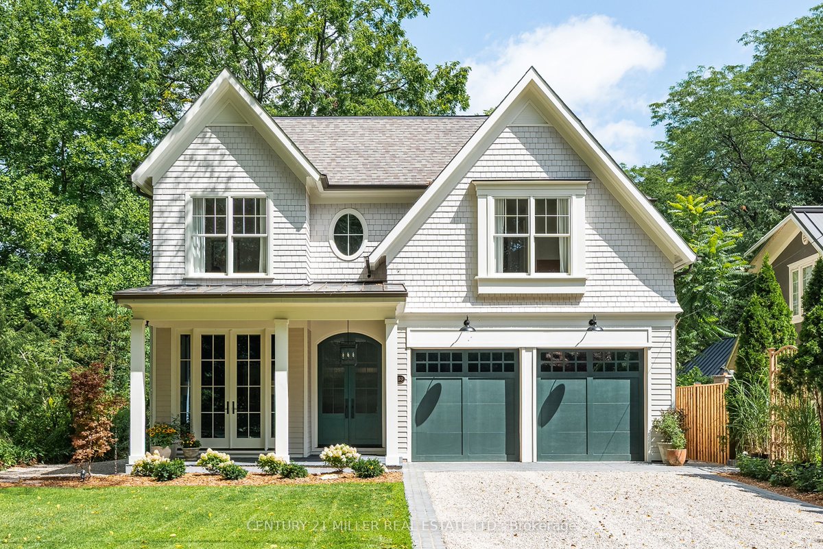 LUXRE's tweet photo. 153 Balsam Drive is a sophisticated 4,337 sq. ft custom residence set on a 50' x 304' park-like lot in one of Oakville's most sought-after settings.

🗝️ Goodale Miller Team - Century 21 Miller Real Estate | $6,575,000 CAD | https://t.co/ciCbNtkBqh https://t.co/gA5vSsSthz