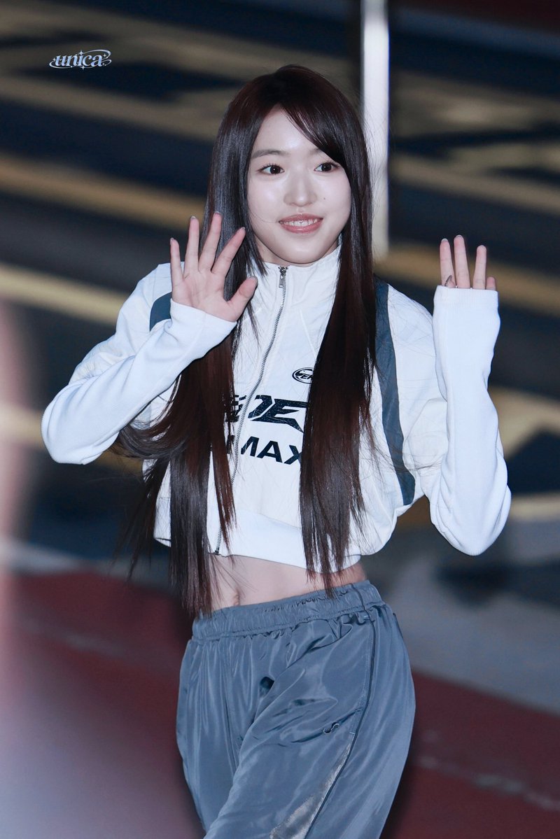 UNICA_1106's tweet photo. 261023 KBS 출근

#A2OLITE #시리 #XILI #梁淅沥 https://t.co/x1D8dc1HB8