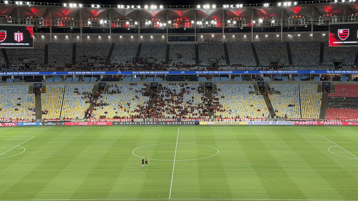 simpraisa's tweet photo. Tudo pronto aqui no Maracanã para Flamengo x Estudiantes, palpites? https://t.co/13eQjRFu2D