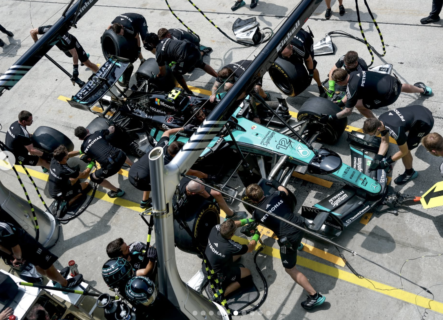 Paddock_GP's tweet photo. F1 - Quinze ans sans pit-stop : les remplaçants de Mercedes sauvent néanmoins la mise
https://t.co/M3vHvdb6Tq https://t.co/8wlM3OAFbT