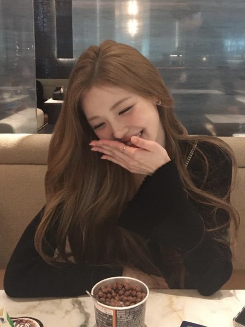 tanakadoll's tweet photo. thinking… https://t.co/T1d9vt0bMQ