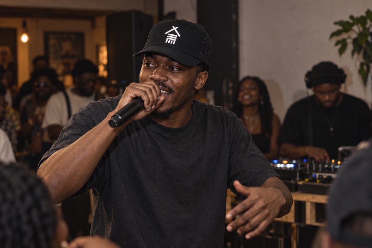 234collectives's tweet photo. THE PERSON MOVING THE ROOM IS NOT BACKGROUND NOISE. 

Reading the crowd. Knowing when to come in and when to let the music breathe. Turning a room full of strangers into people moving together takes craft.

Read the full piece here https://t.co/uk66mfZ3gH https://t.co/zppSvMVPbY