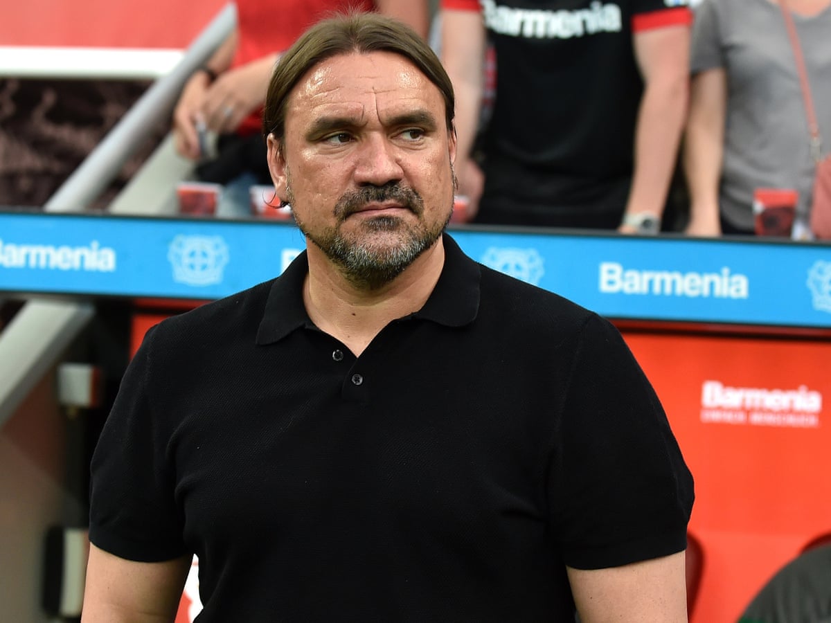 Arsenal_NewsHub's tweet photo. 🚨🔴 MAN UNITED REPORTEDLY CONTACT DANIEL FARKE OVER POTENTIAL ROLE! 👀📞

Manchester United’s director, Jim Ratcliffe, has reportedly contacted Leeds United manager Daniel Farke for a conversation about whether he would consider taking up a new role at Old Trafford.

The outcome of the alleged phone call remains unclear, and there is no confirmed indication that Farke has agreed to anything.

The reported contact comes amid speculation about United’s search for a manager and growing questions over the club’s long-term direction.

🔴 Could Daniel Farke be on United’s shortlist, or is this just an exploratory conversation?

#MUFC #ManUnited #DanielFarke #LeedsUnited #PremierLeague