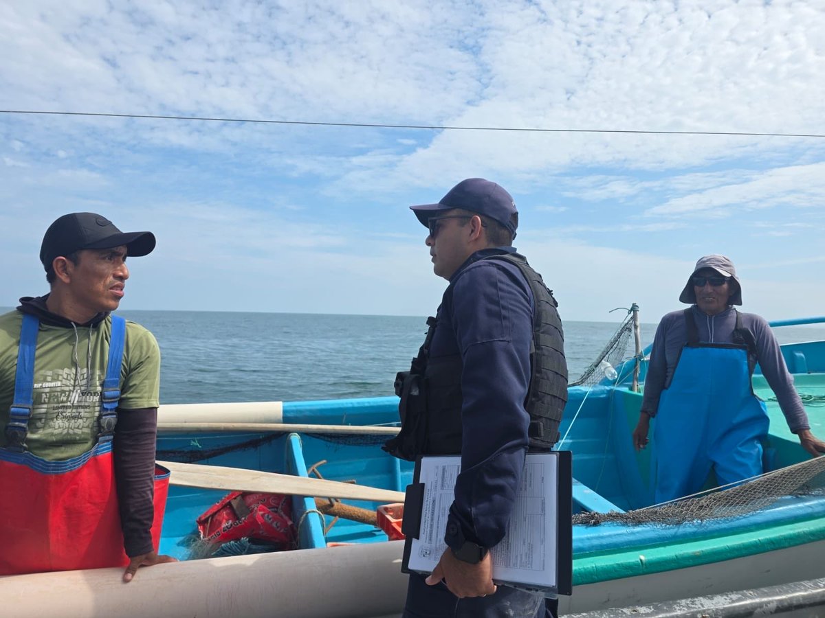 MGP_DICAPI's tweet photo. La Capitanía de Puerto de Zorritos, realizó un operativo de control y vigilancia marítima en la bahía de Cancas, a bordo del Deslizador de Control de Bahía DCB-02, con el
objetivo de verificar el cumplimiento de la normativa vigente.
https://t.co/uOOujUdiCy https://t.co/RGVpwZOa3U