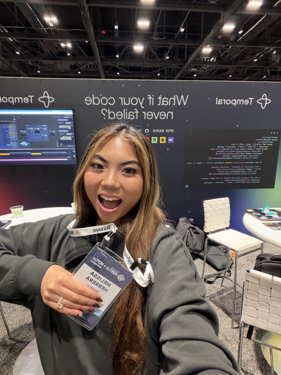 MelGoesTech's tweet photo. Here at AGNTCon + MCPCon @linuxfoundation 🤖 say hi at the @temporalio booth! https://t.co/qgc82cZENm