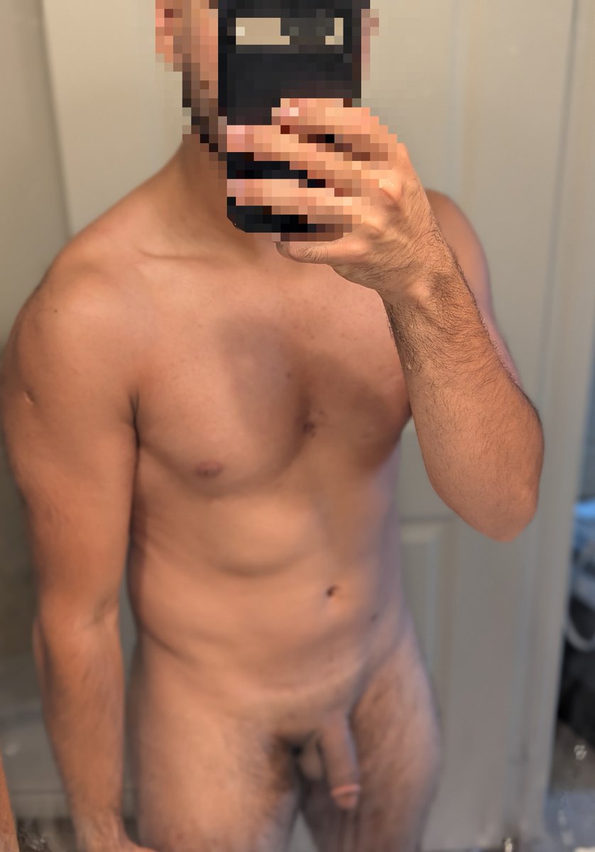 PayKingInt's tweet photo. Looking big 💪 and small at the same time 🤏. Either way a King 👑👑

#findom #findomcanada #paypig #sph #ontario #cuck #cashmaster #alpha #bnwo #mnwo https://t.co/bWkhKMdpWM