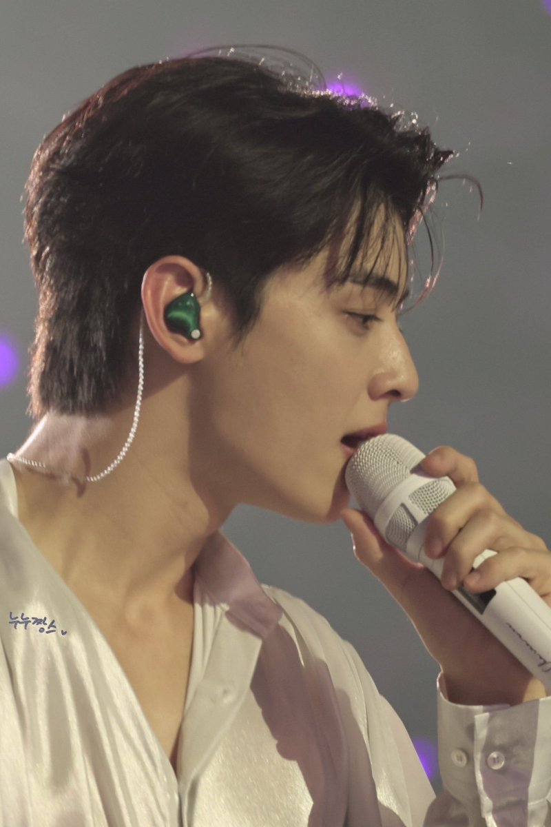 wanueunwoo_1's tweet photo. 차모닝 동모닝
달달한 목소리로 노래하는 은우
집중하는 은우가 너무 멋있어
오늘도 행복하게 차이링🤍 https://t.co/VgRSwZmlqf